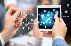 实时引擎驱动下的大数据资源高效整合架构设计